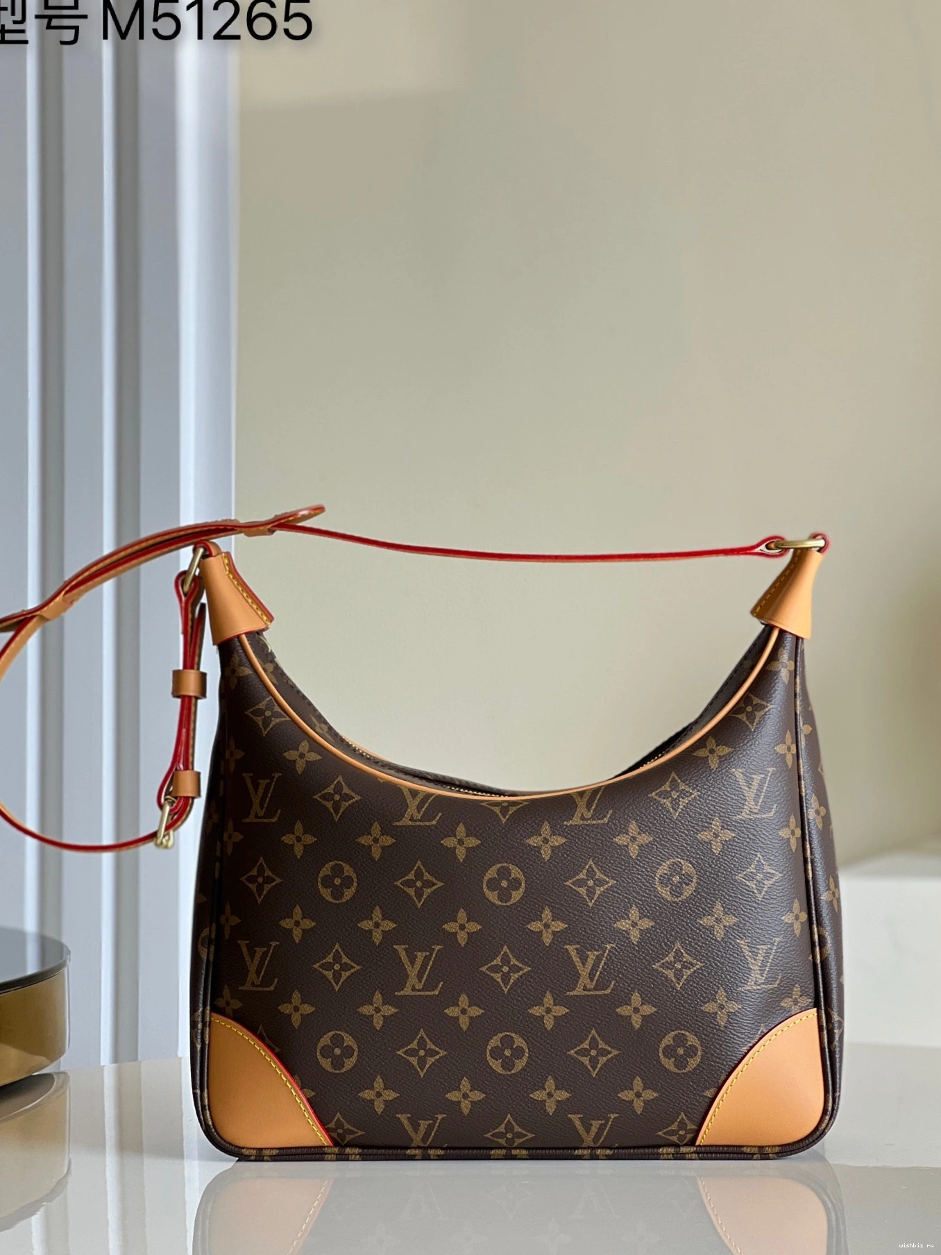 WIS BOULOGNE LOUIS VUITTON 1101